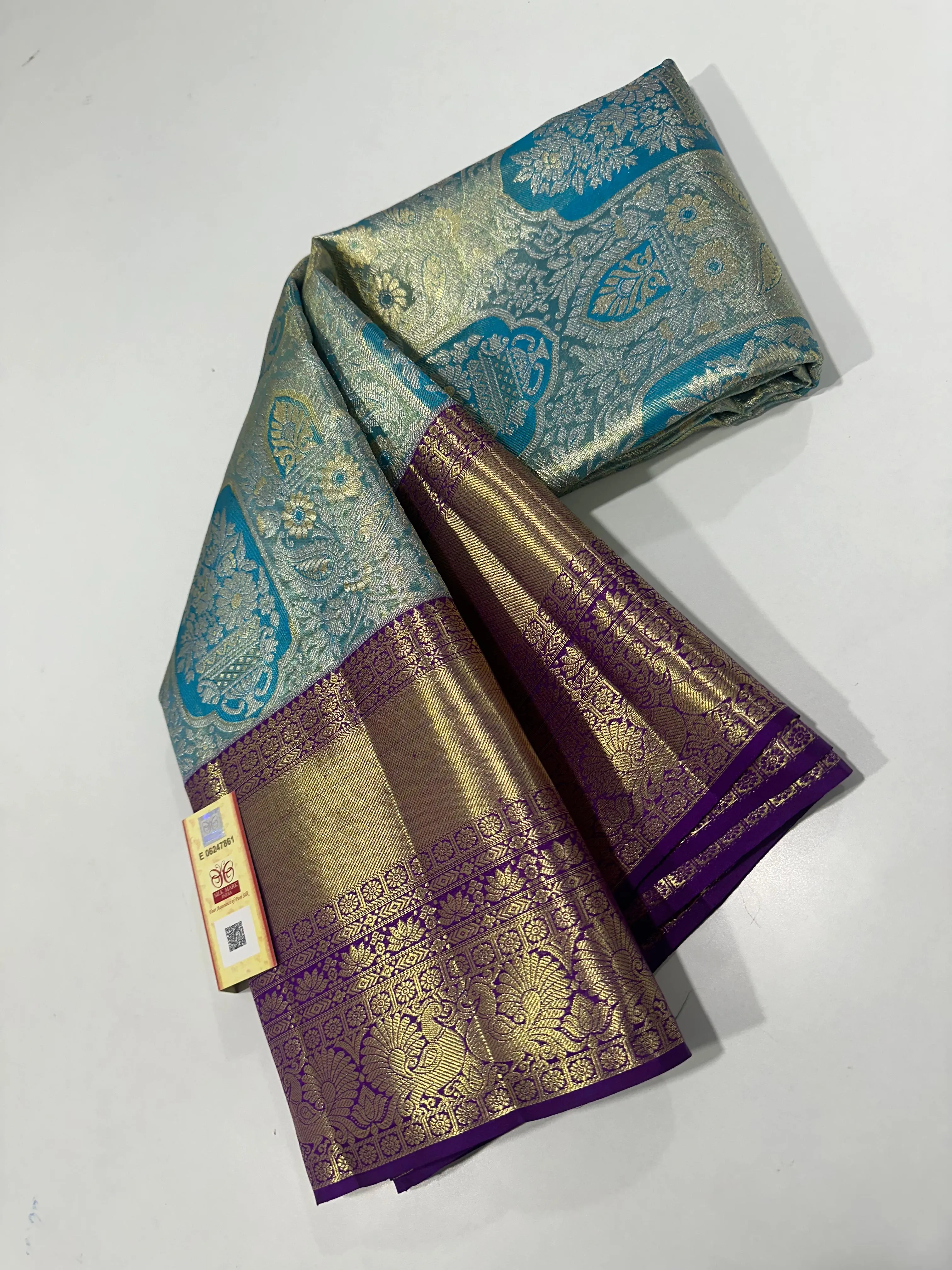 Neelambari , Pure Kanjeevaram Pattu Saree with Kuttu Borders for Women -SACHI001KSSKB