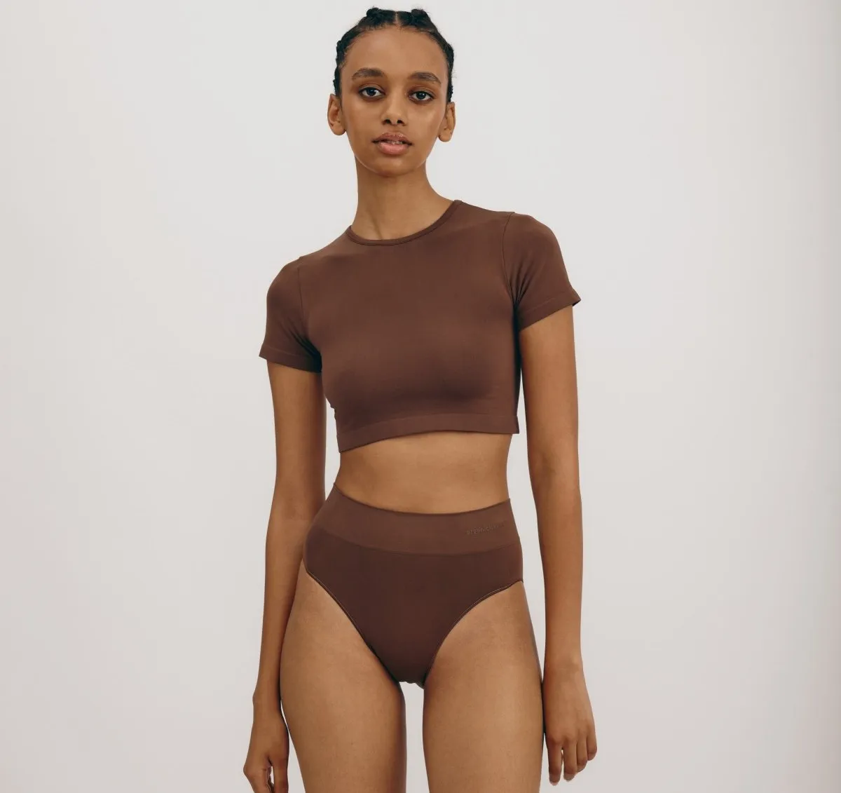 Organic Basics Smooth High-Leg Briefs Walnut